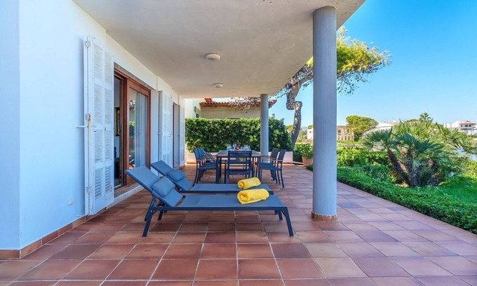 es Bacares House | PERICAS first line of the sea of Alcudia, for 8 people, free WiFi
