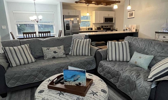 Crystal River House | Pet Friendly 2 bedroom Home in Crystal River