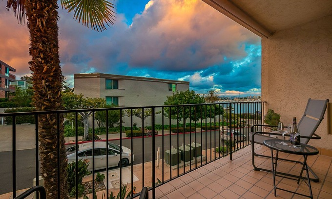 La Playa Condo | Pet Friendly 2 bedroom in Point Loma, Overlooking Kellogg Beach - Stay for 30 days!