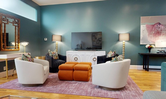 Downtown Asheville Apartment | Pet-friendly 2 King Beds/2 Full Bath 2,600 sq. ft + Free Parking
