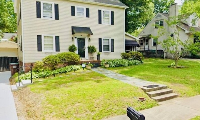 High Point House | Pet Friendly 3 bedroom historic home in the heart of High Point
