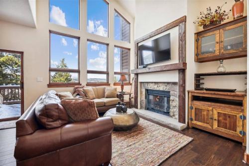 Frisco House | Pet-Friendly 4 Bedroom Townhome In Frisco - Short Drive To Breck!