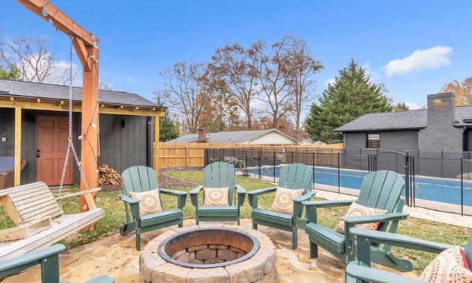 Greenville House | Pet-friendly 8Beds+ Pool & Firepit, 3min to Furman