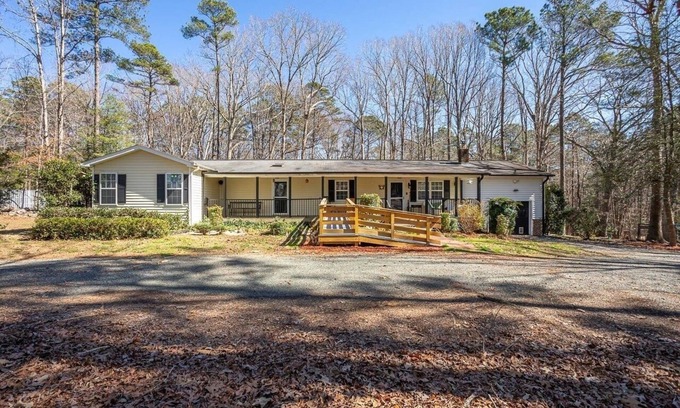 McCain Cottage | Pet friendly accessible Ranch at Jordan Lake State Park