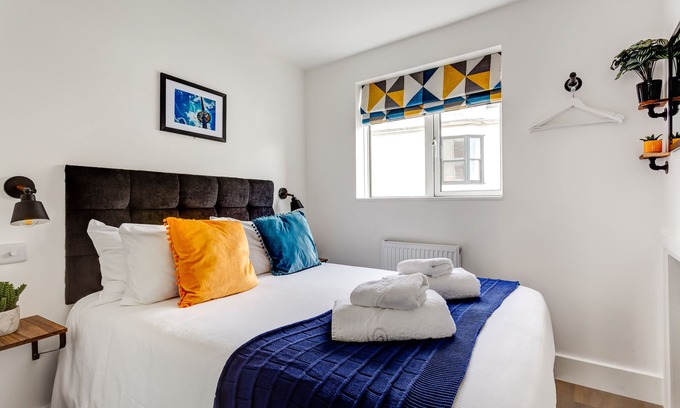 Brighton City Centre Apartment | Pet friendly and central Laines location, 1 minute from station