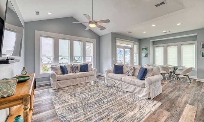 Surf City House | Pet Friendly and Free Town Parking Pass - community beach access