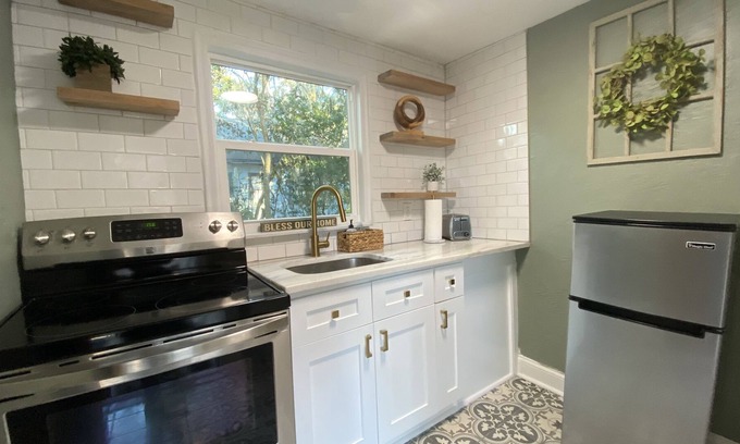 Ocala Apartment | Pet-friendly apartment walking distance to downtown