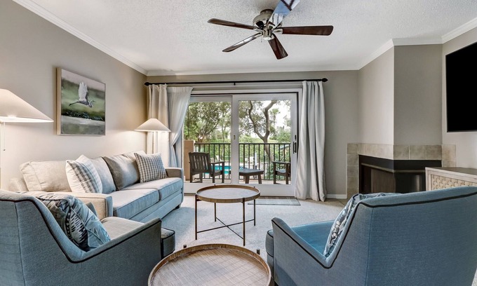 American Beach House | Pet Friendly | Beautifully Furnished 2nd Floor SailmakerTownhome | 2.5 Minute Walk to the Beach