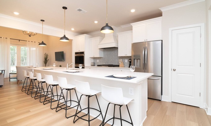 Frankford House | Pet Friendly - Beach Vacation + Pool: 4BR and 3.5BA~6 Beds 11 Guests