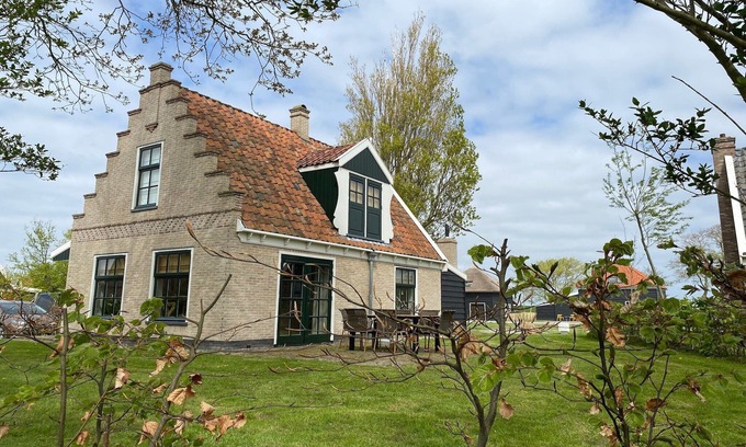 Hippolytushoef Villa | Pet-Friendly Coastal Villa