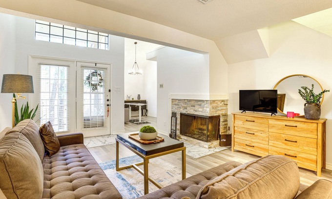 Bammel Condo | Pet-Friendly Condo w/Pool Access in Houston