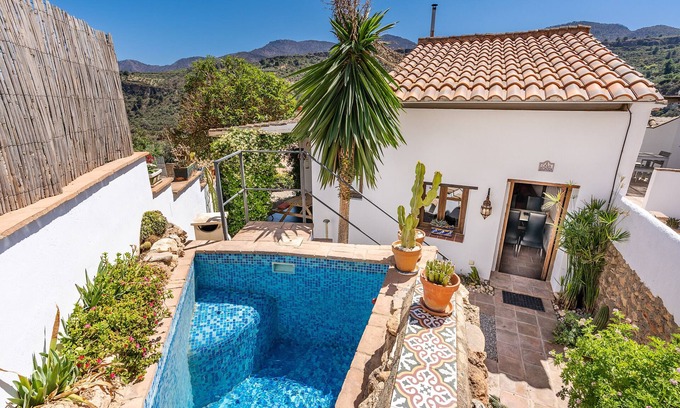 Albunuelas House | Pet-Friendly Cottage 'Casa Escondida' with Mountain View, Pool & Wi-Fi