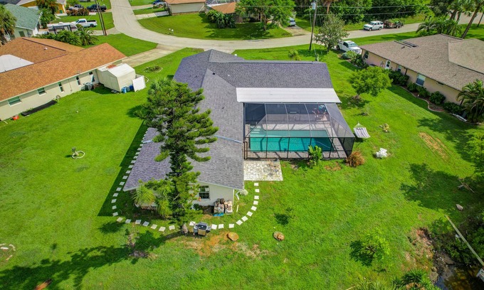 Port Charlotte Villa | Pet Friendly Family Villa ~ Pool ~ Waterfront ~ Quiet Neighborhood