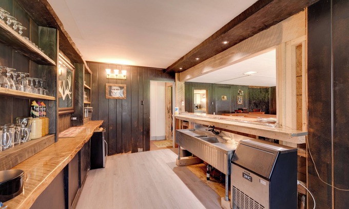 Hillsgrove Cottage | Pet-friendly Home w/Game Room in Hillsgrove!