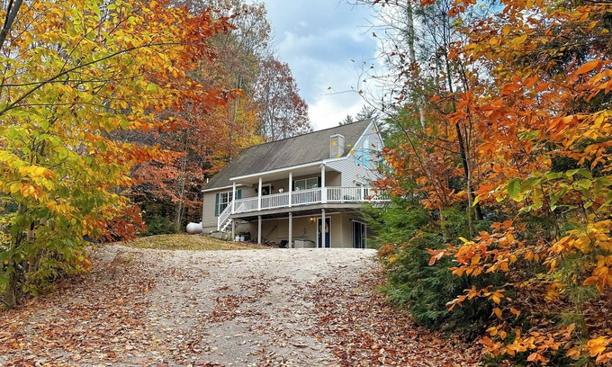 Conway House | Pet-Friendly Home w/Hot Tub Near Cranmore!