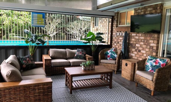 Iluka House | Pet friendly home with pool and boat parking.