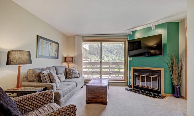 Mountain House Condo | Pet Friendly in Keystone! On River Trail. Walk/Shuttle to Dining, Shops