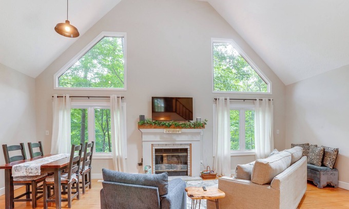 Lake Monticello House | Pet-Friendly Lake Monticello Home w/Perks!