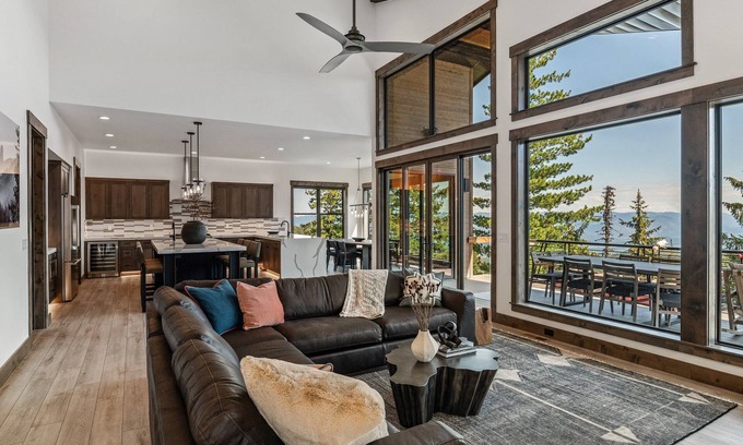 Sandpoint House | Pet Friendly Luxe Home w/Hot Tub - Sleeps 12
