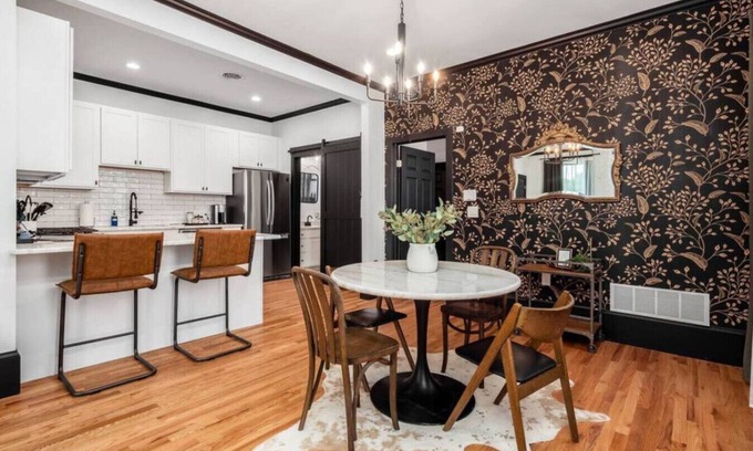 Downtown Columbus Apartment | Pet Friendly | Modern Touches | Walk to Bars