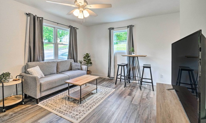 Knoxville House | Pet-Friendly Pad ~ 3 Mi to Dtwn Knoxville!