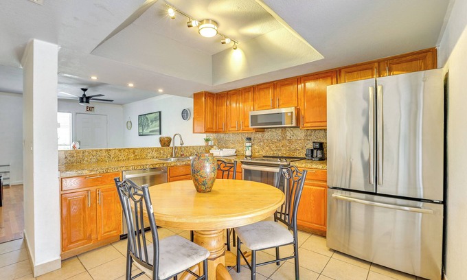 Paradise Valley Village House | Pet-Friendly Phoenix Townhome w/Pool Access!