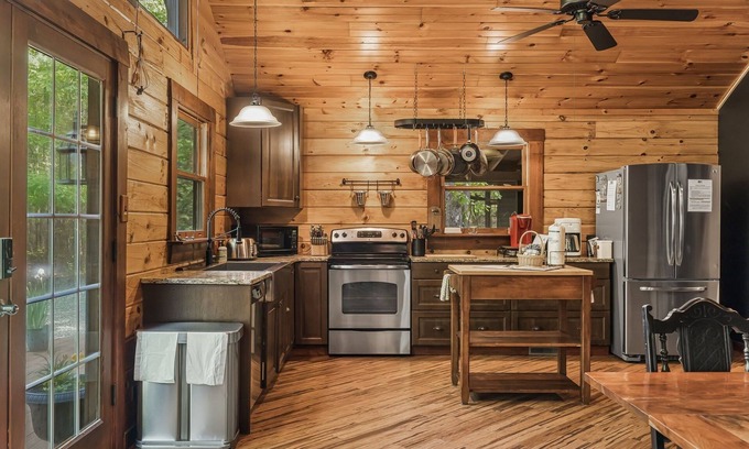 Union Mills Cabin | PET FRIENDLY, PRIVACY & SECLUSION in an awesome 2BR/1.5Bath Cabin just minutes from everywhere!