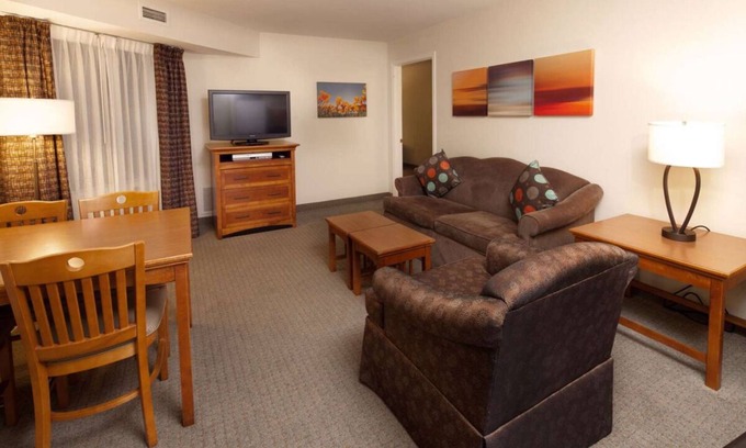 Las Colinas Apartment | Pet-friendly Property! w/Free Parking, Near Parmenter Gazebo Garden!