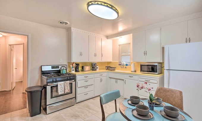 Central Sacramento House | Pet-Friendly Sacramento Home Near Downtown!