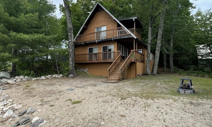 Sebago Cottage | PET FRIENDLY WITH A SANDY BEACH AND A MOORING