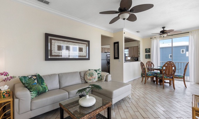 New Smyrna Beach Condo | Pet Friendly🐾Steps from Beach-Ocean Club at Turtle Mound 101🌊