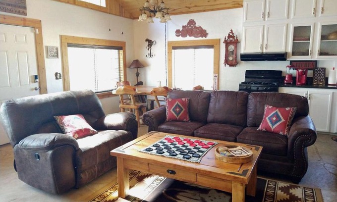 Pahrump House | Peterson Pines Guesthouse