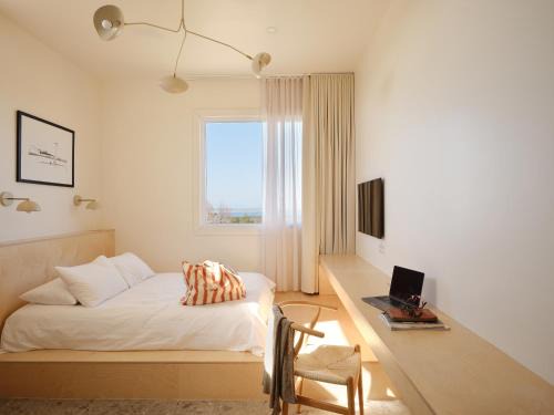 L'Ile-du-Havre-Aubert Hotel | Petit hôtel de la Montagne