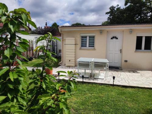 Vaires-sur-Marne House | Petit nid douillet dans un cocon de verdure