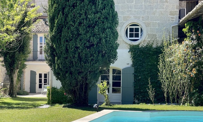 Saint-Laurent-d'Aigouze House | Petite Camargue, Magnifique Propriété en Centre Village