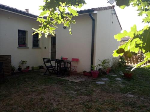 Hourtin House | Petite maison avec jardin entre lac et village