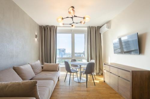 Shevchenkivs'kyi District Apartment | Petrovdom Apartments 19-226 in RC Hoffman House, Zolotoustivska 34