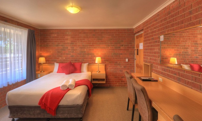 Echuca Hotel | Pevensey Motor Lodge