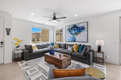 La Quinta House | PGA West 65 - 3 bdrm w/Loft, Sleeps 8, Pool, Gym