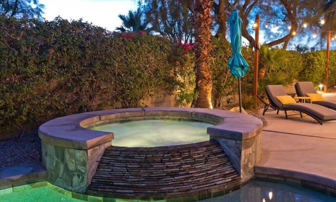 La Quinta House | PGA West adjacent gated 3-bedroom house in La Quinta, EV, private pool/spa!