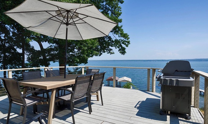 Town of Torrey House | Phil's Paradise at Perry Point: Pet Friendly + Seneca Lake Wine Trail Retreat!