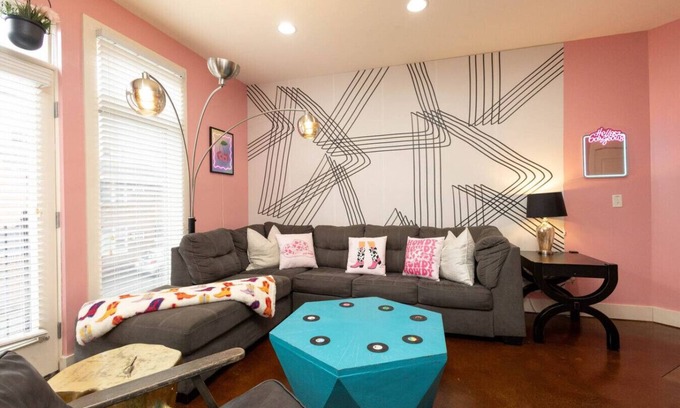 West End Condo | Phillips Place Condo 05