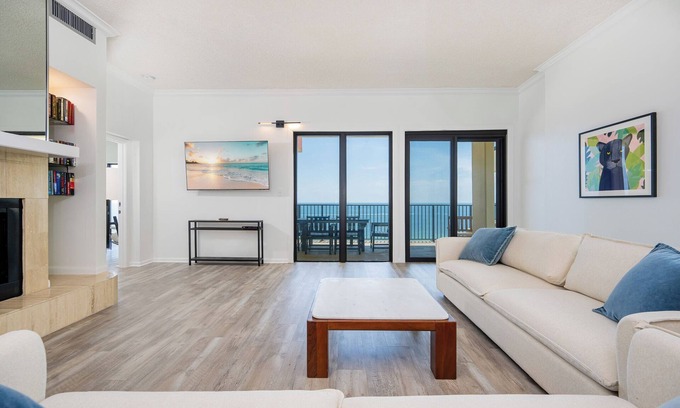Orange Beach Condo | Phoenix II 2151 – Your Penthouse Getaway!