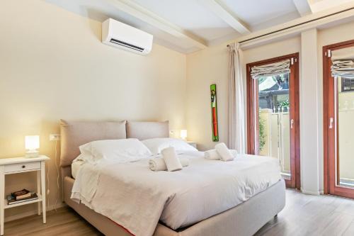 Oltrarno Apartment | Piazzale Michelangelo Modern Flat