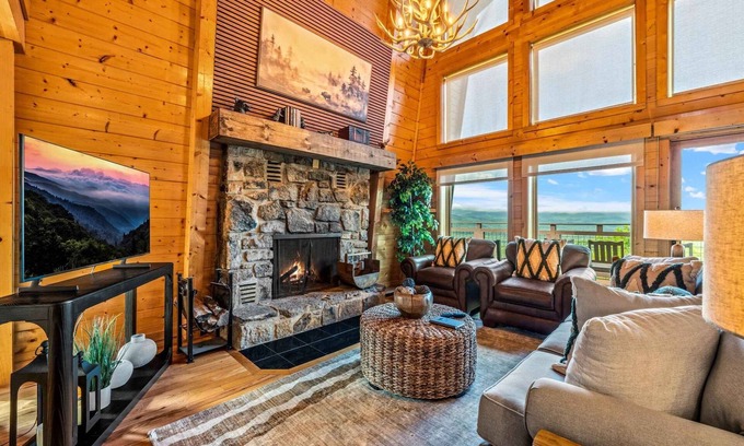 Gatlinburg - Pigeon Forge Ski Chalet | Picadilly Point: Total Lux Reno Hot Tub Fire Pit PS5 Basketball Arcade