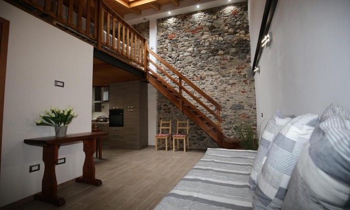 Arona Apartment | PICCOLA VILLA nel Centro Storico