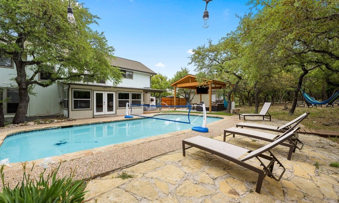 Georgetown House | Pickleball, Heated pool, Hot tub, 2.5 Acres full of oaks