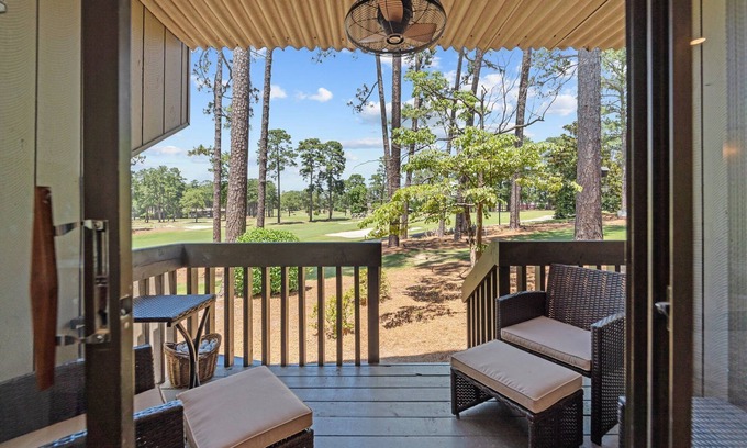 Pinehurst Apartment | Pied-à-terre Pinehurst Golf-Front Apartment Sleeps 4