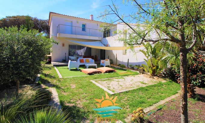 La Capte House | Pieds Dans L'eau-la Capte-la Maison du Bonheur