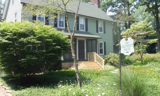 Fennville House | Pier Cove Farm House W/Private Beach & Wooded Trails Near Saugatuck/Douglas